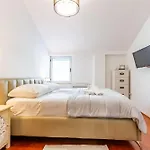 Delfina One Bedroom Apartament
