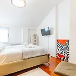 Delfina One Bedroom דירה