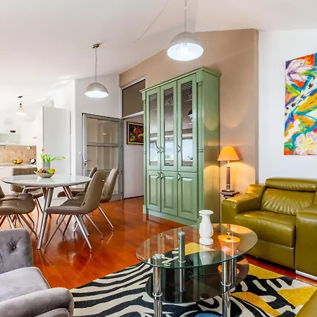 Delfina One Bedroom *